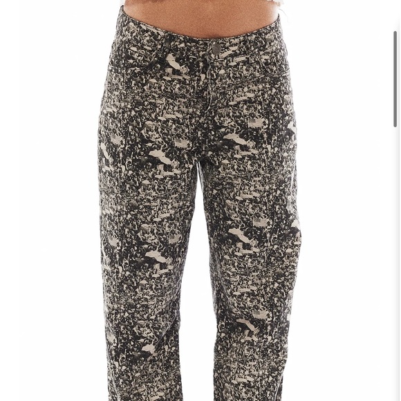 Basic Pleasure Mode - Picture 4 of 6